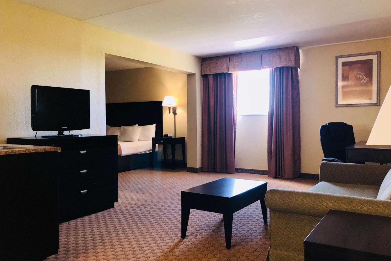 Wingate By Wyndham Wichita Airport酒店 外观 照片