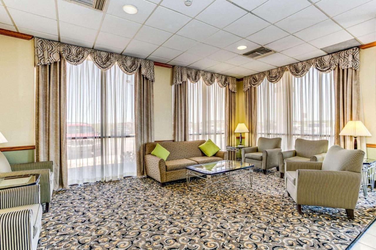 Wingate By Wyndham Wichita Airport酒店 外观 照片
